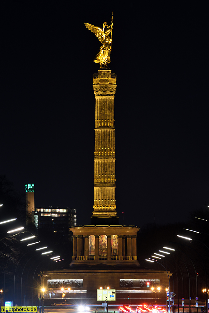 Berlin Mitte Tiergarten. Siegessäule. Denkmal für die Einigungskriege des preussischen König Wilhelm I. Erbaut 1864-1873 von Heinrich Strack. Kanellierter Obernkirchener Sandstein.  Bronzeskulptur der Viktoria erschaffen von Friedrich Drake. Bronzeguss vo