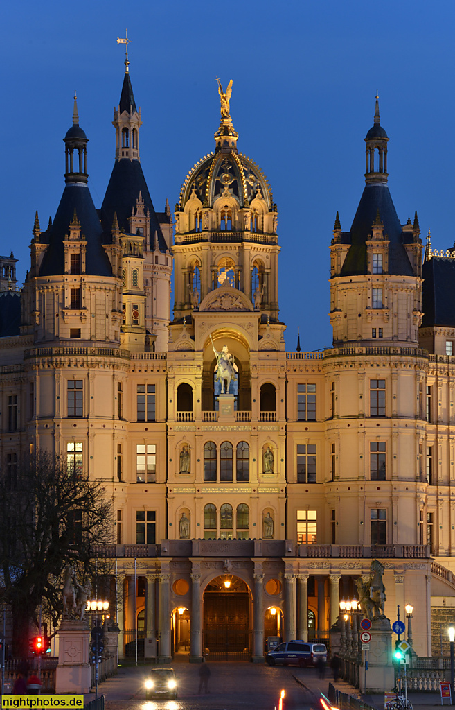 Schweriner Schloss. Sitz des Landtag. Erbaut als Herzogsresidenz 1845-1857 von Georg Adolf Demmler Gottfried Semper Friedrich August Stüler und Ernst Friedrich Zwirner im Stil der Neorenaissance für Grossherzog Paul Friedrich I. und Nachfolger Grossherzog