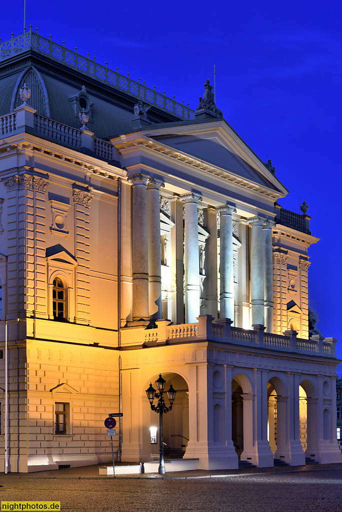 Schwerin. Mecklenburgisches Staatstheater. Nach Brand wieder erbaut 1883-1886 von Hofbaumeister Georg Daniel im Klassizitischen Stil für Grossherzog Franz Friedrich III.