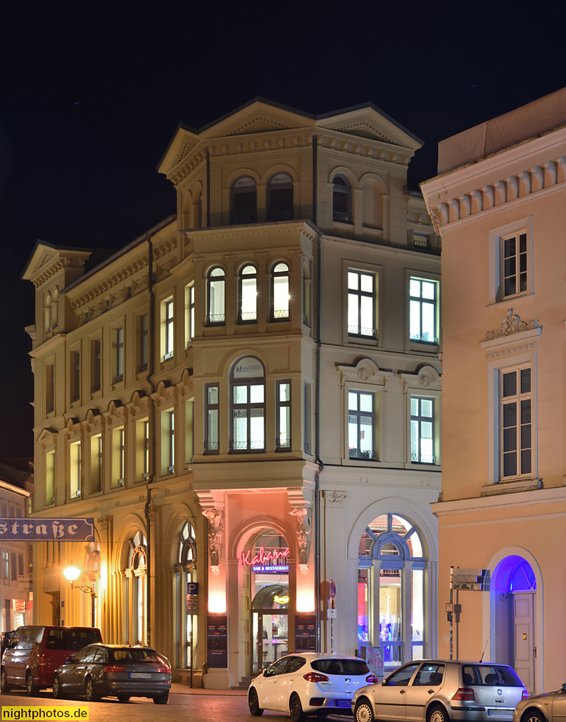 Schwerin. Restaurant Kabana. Wohn- und Geschäftshaus. Klassizistisches Eckgebäude. Friedrichstrasse 1 Bischofstrasse 2