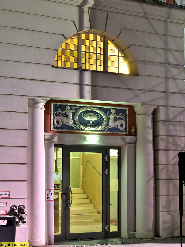 Berlin Mitte. Veranstaltungsstätte Admiralspalast und Kabarett 'Die Distel'. Erbaut 1910-1911 von Heinrich Schweitzer als Vergnügungspalast mit Eisbahn Bädern Veranstaltungsbetrieb und Gastronomie. Friedrichstrasse 101-102