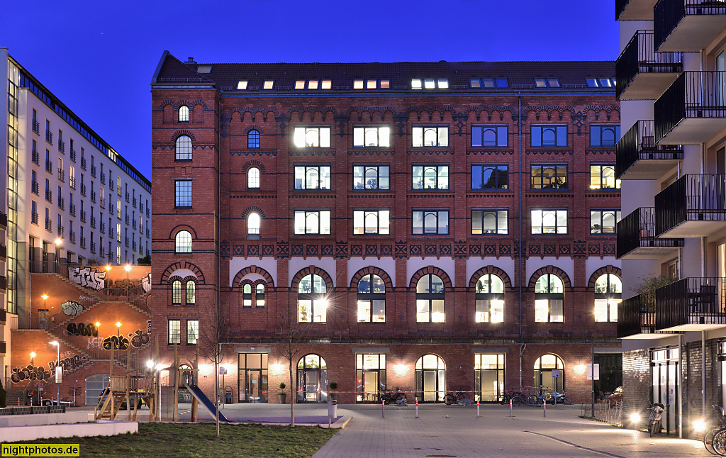 Berlin Friedrichshain. Neue Mälzerei im Forum Friedrichshain. Erbaut 1899 von Ratsbaumeisters Arthur Rohmer als Mechanisch-pneumatische Mälzerei des Böhmischen Brauhaus. Restauriert 2000-2006 durch Architekturbüro nps. Friedenstrasse 91