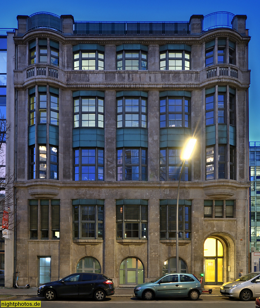 Berlin Kreuzberg. DKV Krankenkasse Verwaltungssitz. Erbaut 1905-1906 von Bruno Schmitz als Gildehaus des Berliner Papier- und Druckgewerbe fuer Dr. Carl Hofmann. Dessauer Strasse 1