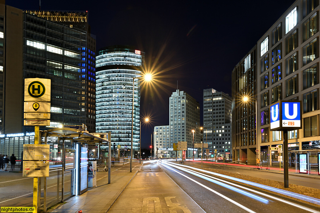 Berlin Mitte Tiergarten. Potsdamer Platz mit Kollhoff-Tower, DB-Tower, Sony-center, Ritz Carlton Hotel, Beisheim-Center von Kollhoff und Timmermann. Skyline