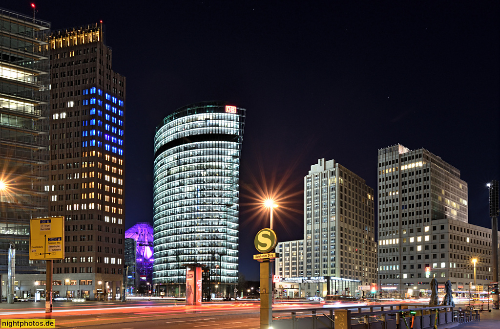 Berlin Mitte Tiergarten. Potsdamer Platz mit Kollhoff-Tower, DB-Tower, Sony-center, Ritz Carlton Hotel, Beisheim-Center von Kollhoff und Timmermann. Skyline