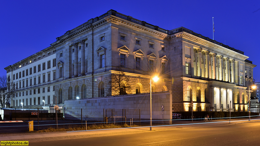 Berlin Mitte. Abgeordnetenhaus seit 1993. Erbaut 1892-1897 von Friedrich Schulze als Preussischer Landtag im Stil italienischer Neorenaissance. Umbau 1936 von Ernst Sagebiel. Niederkirchnerstrasse 5