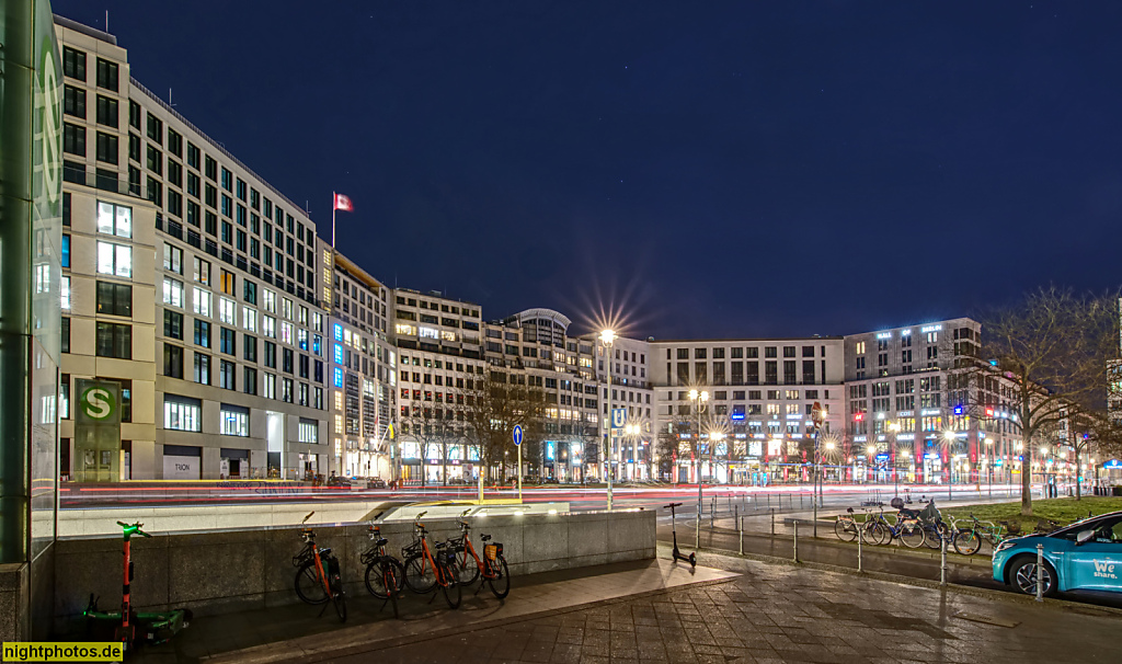 Berlin Mitte. Leipziger Platz mit Kanadischer Botschaft, Mossepalais und Mall of Berlin