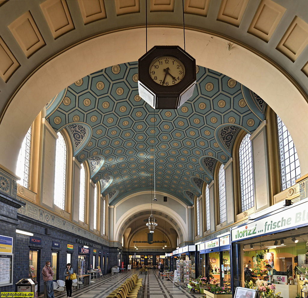 Görlitz Hauptbahnhof. Empfangsgebäude Haupthalle. Erstbau Bahnhof 1847. Umbau 1914-1917 im Jugendstil von Alexander Rüdell mit Regierungsbaumeister Gotthard Eckert