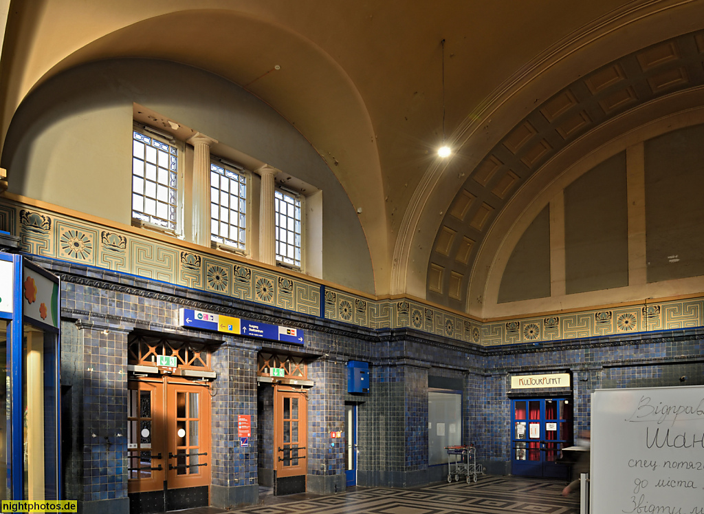 Görlitz Hauptbahnhof. Empfangsgebäude Haupthalle. Erstbau Bahnhof 1847. Umbau 1914-1917 im Jugendstil von Alexander Rüdell mit Regierungsbaumeister Gotthard Eckert