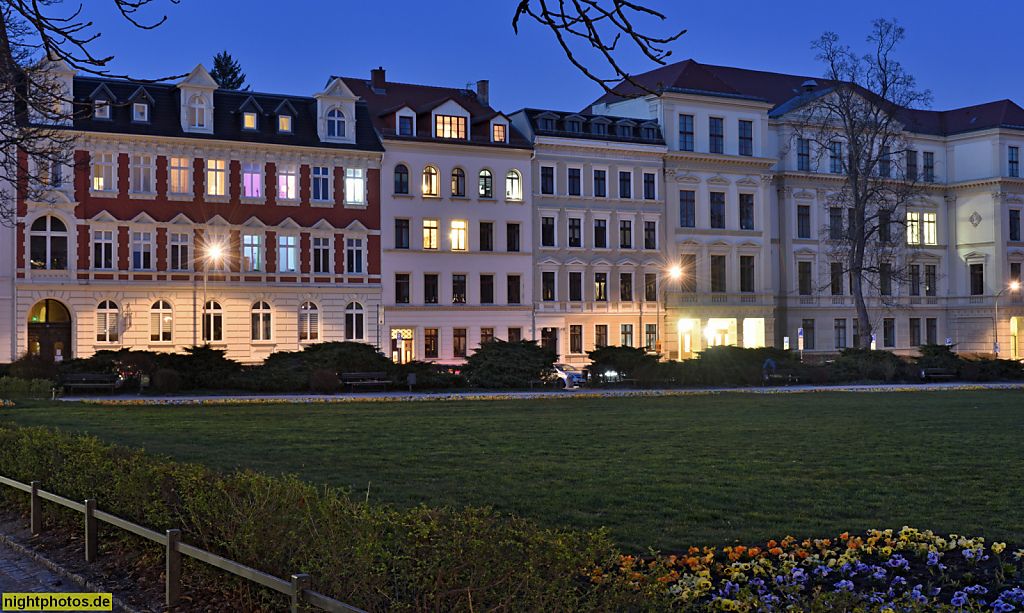 Görlitz. Wilhelmsplatz angelegt 1848. Gärtnerisch gestaltet 1860-1862. Rechts Joliot-Curie-Gymnasium erbaut 1872-1873 als Provinzialgewerbeschule. Neorenaissancefassade. Erweitert 1906 und 1927. Wilhelmsplatz 5