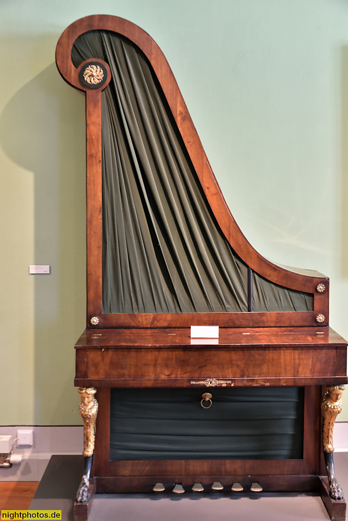 Görlitz. Barockhaus Neissstrasse 30. Kulturhistorisches Museum seit 1951. Erbaut 1727-1729 von Ratsbaumeister Samuel Suckert und Oberlandbaumeister Johann Friedrich Karcher. Giraffenklavier erschaffen 1820 von Johann Christian Gottlieb Irmler in Leipzig