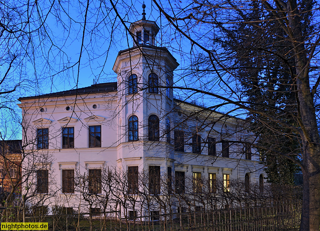 Görlitz. Villa erbaut 1863 fuer Glasfabrikant Th. C. Schulz in Rauscha. Neoklassizistisch. Eckturm mit Dachlaterne. Schützenstrasse 8