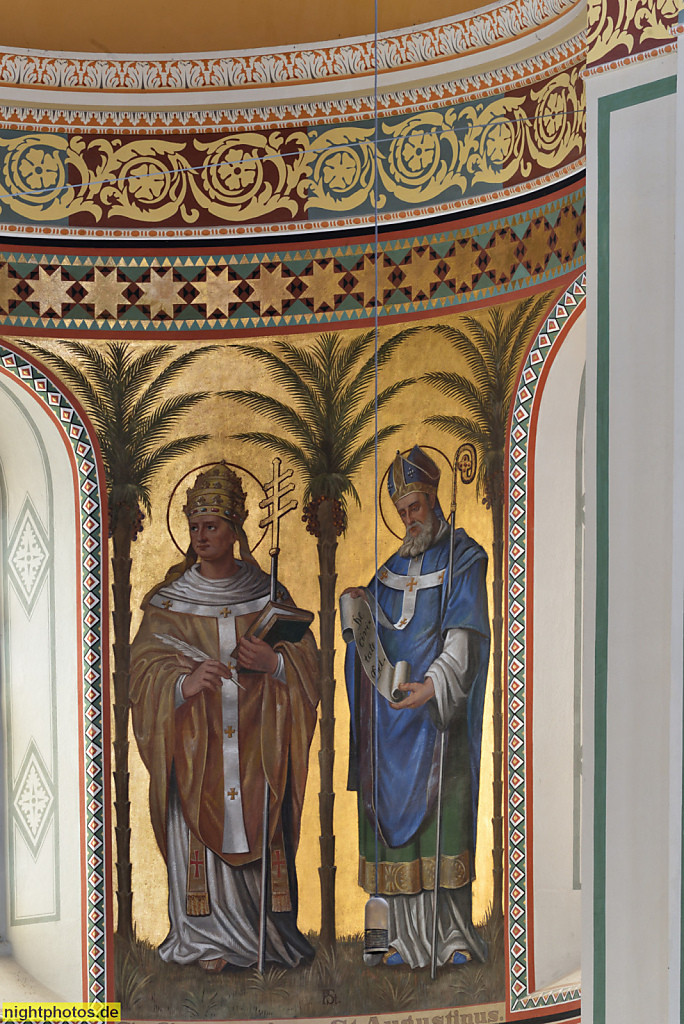 Potsdam Kirche St Peter und Paul erbaut 1867-1870 von August Stüler und Wilhelm Salzenberg. Bauleitung Albert Badstübner. Wandmalerei in der Apsis hinter dem Altar