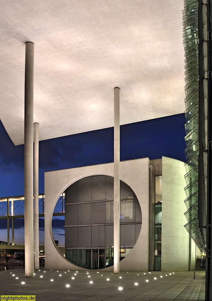 Berlin Regierungsviertel. Marie-Elisabeth-Lüders-Haus. Bundestag Funktionsräume Parlamentsbibliothek Archiv. Erbaut 1997-2003 von Stephan Braunfels nach Konzept von Axel Schultes und Charlotte Frank