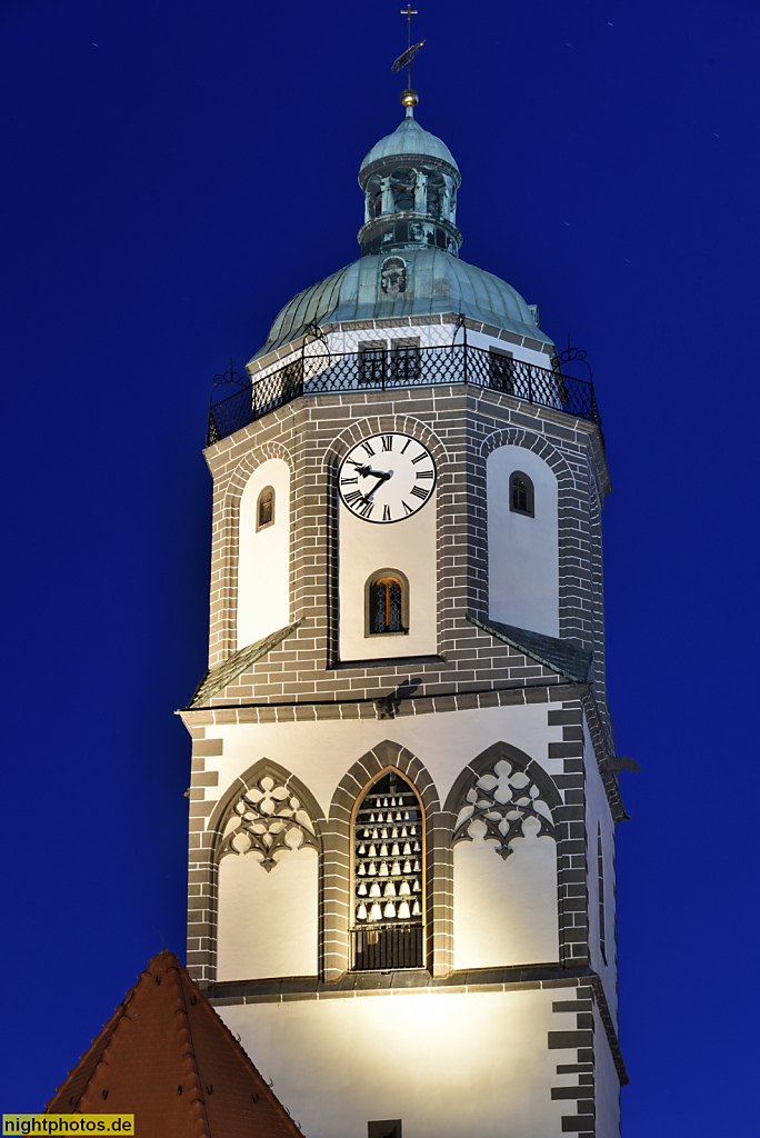 Meißen. Frauenkirche erbaut 1455-1457. Spätgotische Hallenkirche mit Strebepfeilern. Achteckiger Kirchturm von 1547. Porzellanglockenspiel von Emil Paul Börner eingebaut 1929. Anschlagmechanik von Bernhard Zachariä