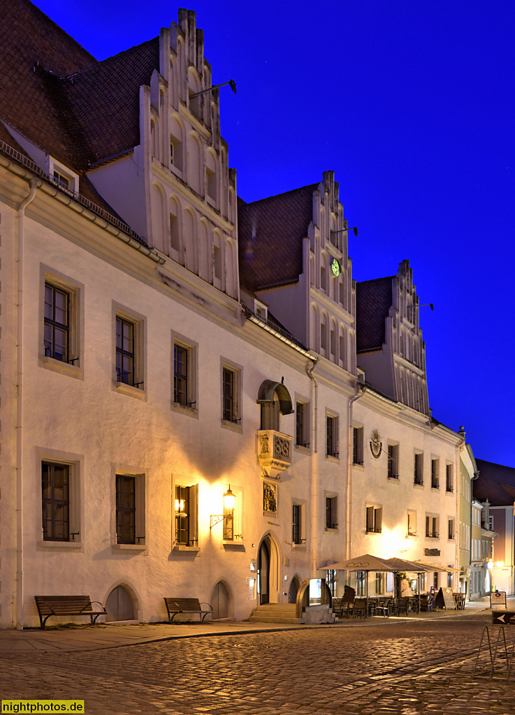 Meißen Rathaus. Spätgotisch erbaut 1472-1480 unter Mitwirkung von Arnold von Westfalen als kursächsischer Landesbaumeister. Drei Zwerchgiebel. Markt 1