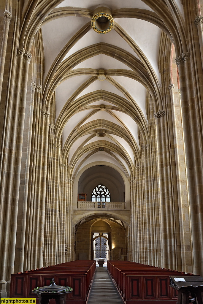 Meißner Dom. Dreischiffige gotische Hallenkirche. Erbaut 1266-1293. Hauptschiff Blickrichtung Fürstenkapelle