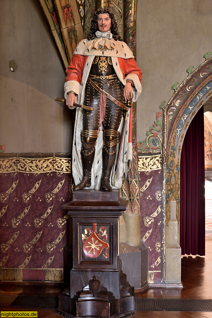 Meißen. Grosse Hofstube. Standbild Johann Georg II. Kurfürst von Sachsen 1656-1680. Albrechtsburg gegründet 929-931 durch König Heinrich I. Heutige Form erbaut 1471 durch Baumeister Arnold von Westfalen für Albrecht III Herzog von Sachsen