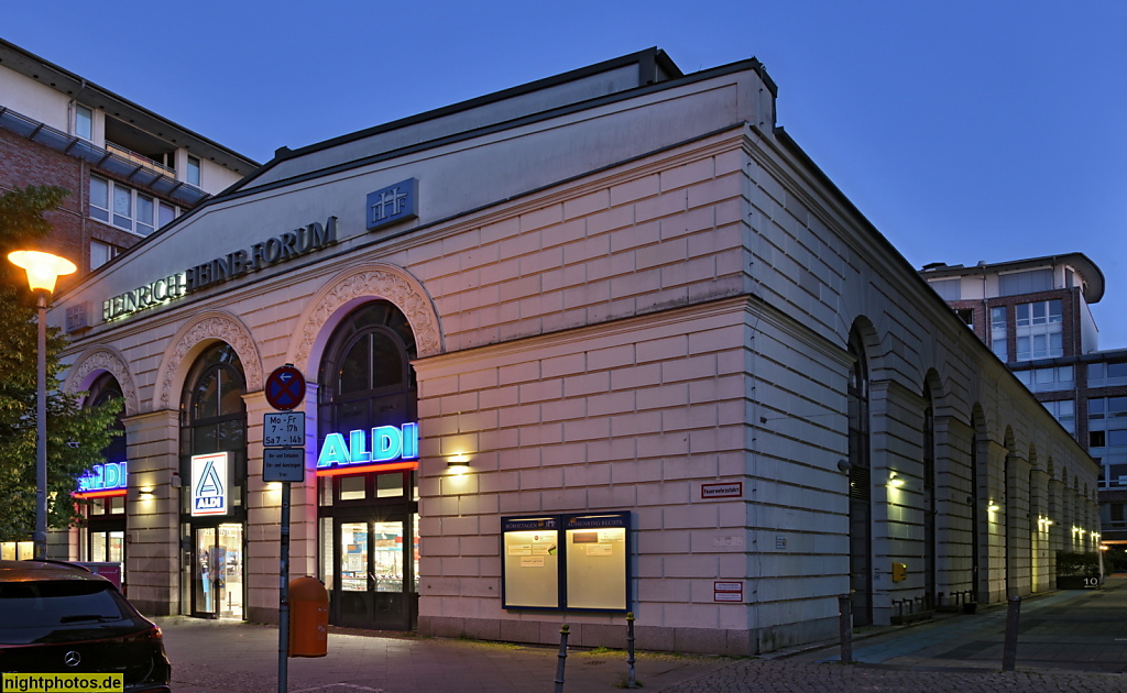 Berlin Mitte. Heinrich-Heine-Forum. Erbaut 1829-1830 von Karl Hampel und Ferdinand Fleischinger als Exerzierhaus Kaiser Franz Grenadier Garde Regiment Nr. 2. Heinrich-Heine-Platz 9-12