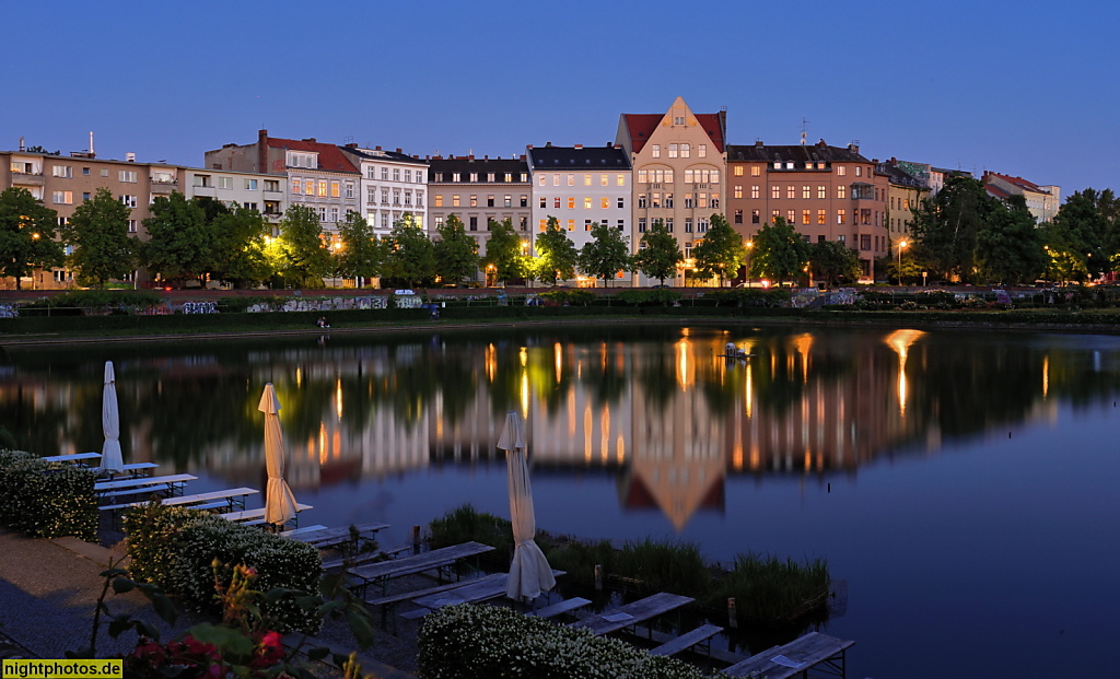 Berlin Mitte und Kreuzberg. Engelbecken. Ehemaliger Luisenstädtischer Kanal angelegt 1848-1852 von Peter Joseph Lenne. Umbau 1929-1932 von Erwin Barth und Hans Martin. Leuschnerdamm 1-15