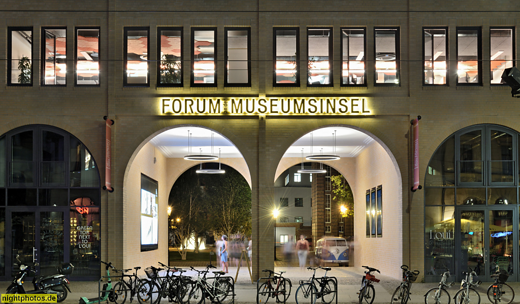 Berlin Mitte. Forum an der Museumsinsel. Torhaus. Strassenseite. Oranienburger Strasse 71-72