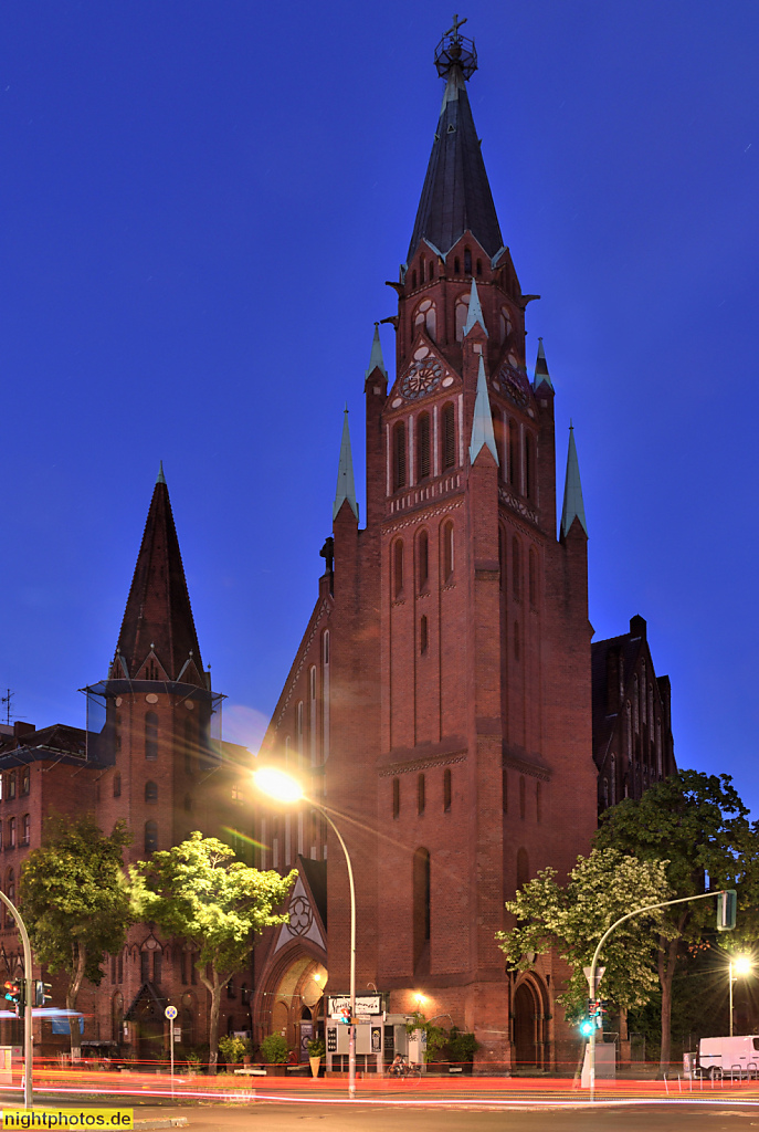 Berlin Mitte Gesundbrunnen. Evangelische Stephanuskirche erbaut 1902-1904 von Adolf Bürckner als neugotischer Backsteinbau. Prinzenallee 39 Ecke Soldiner Strasse 22-25