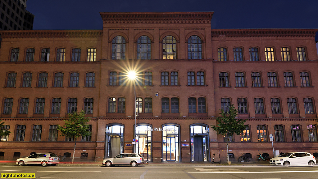Berlin Charlottenburg. Hotel H10. Erbaut 1888-1889 von Paul Bratring als Gemeinde-Doppelschule. Umbau und Erweiterung 2011 zum Hotel von Jan Kleihues. Joachimsthaler Strasse 31-32