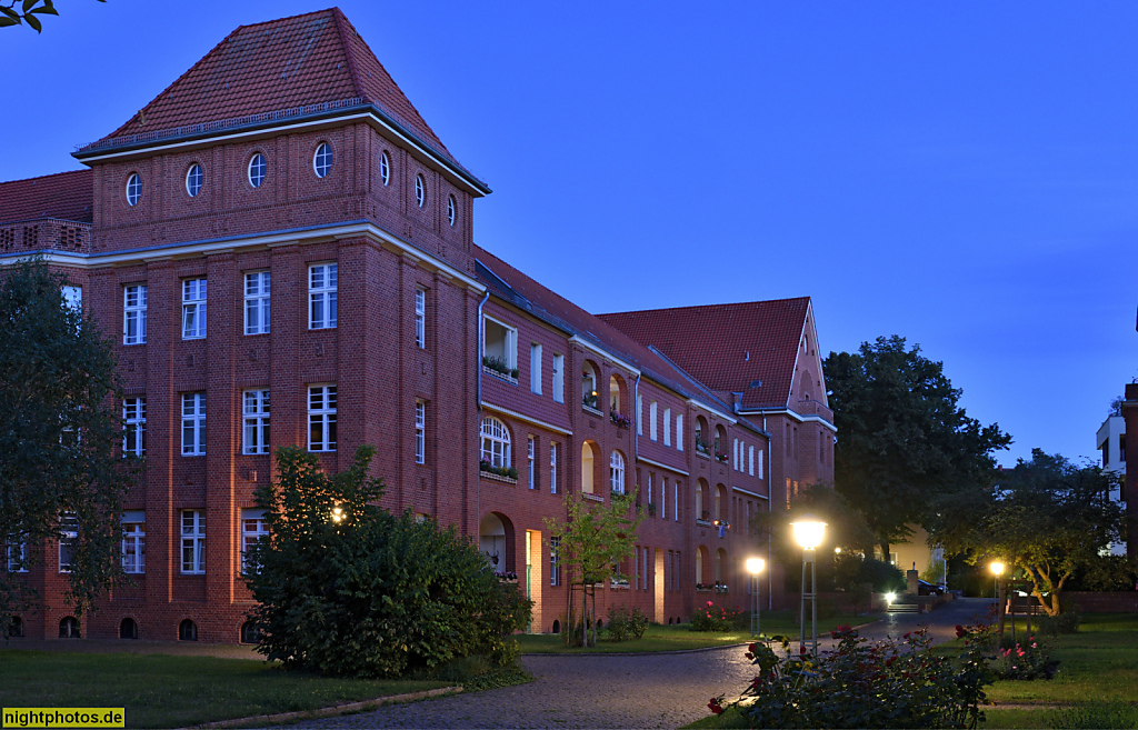 Berlin Steglitz. Wohnanlage Steglitz II erbaut 1907-1908 von Paul Mebes und Walther Schmarje. Beamten-Wohnungsverein zu Berlin eG. Fritschweg 15-16