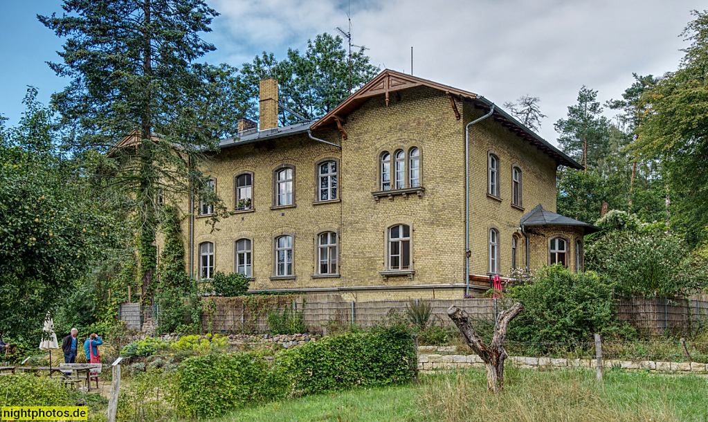 Berlin Grunewald. Naturschutzzentrum Ökowerk Teufelssee. Erbaut 1873 von Hanshent und Schmetzer als Beamtenwohnhaus des Wasserwerk Teufelssee