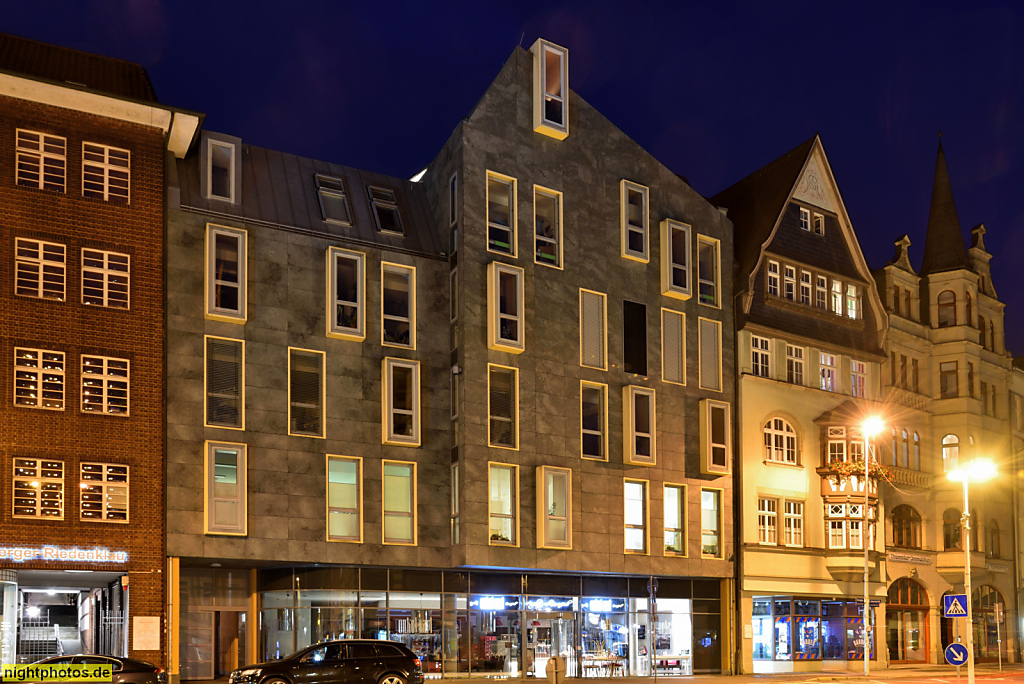 Eisenach. Tannhäuserlücke. Moderner Neubau erbaut 2007 in der Tannhäuserlücke. Ehemaliger Standort des abgerissenen Hotels Tannhäuser. Karlsplatz 2-4