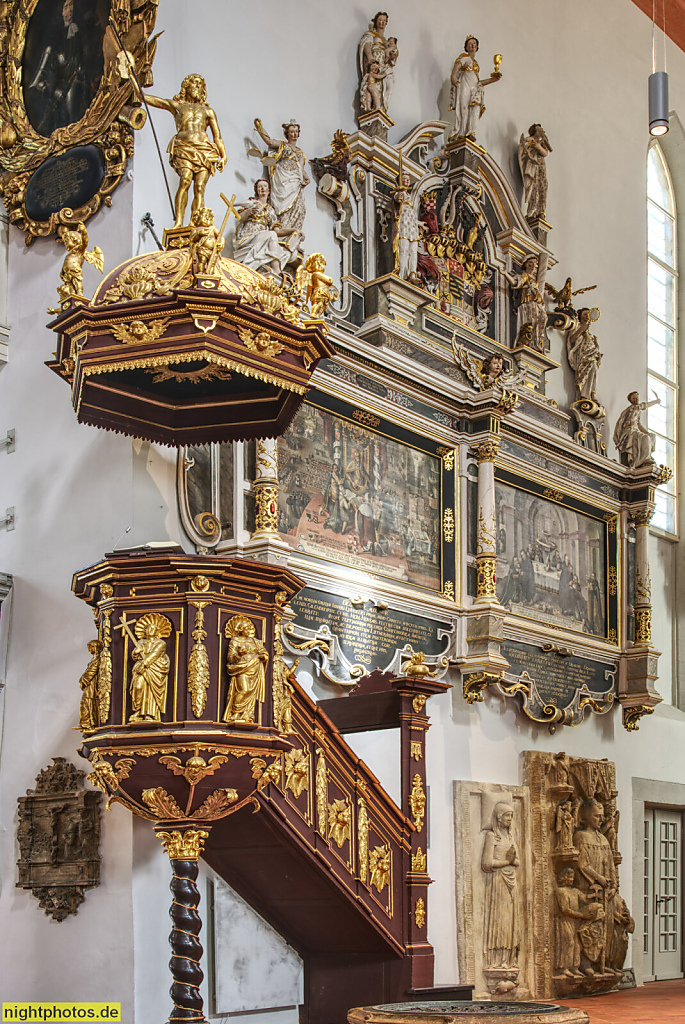 Eisenach. Georgenkirche. Evangelische Stadtpfarrkirche erbaut ab 1515 als gotische Hallenkirche. Barocke Innenausstattung. Kanzel