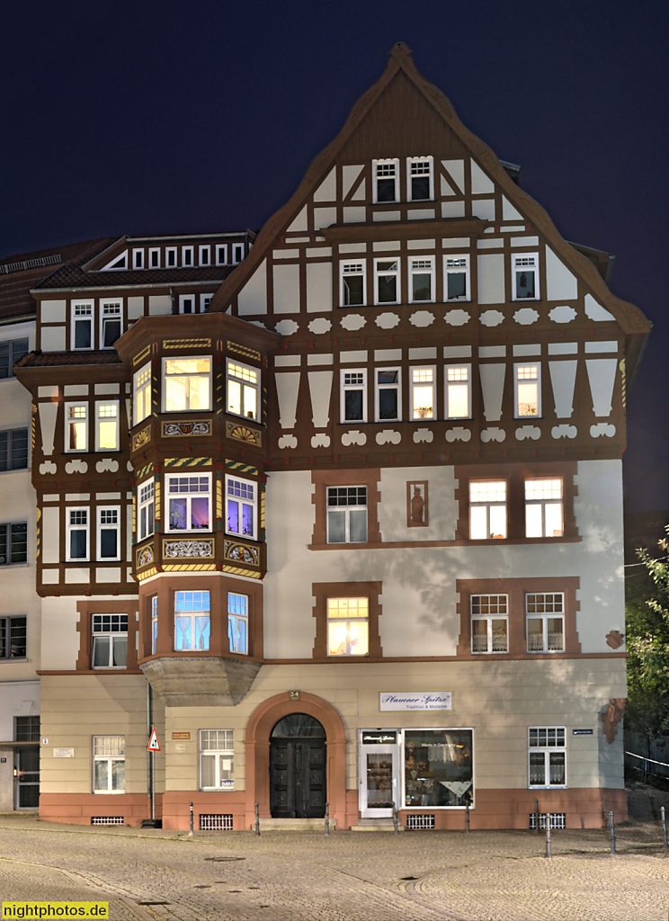 Eisenach. Wohn- und Geschäftshaus in Fachwerkbauweise mit Erker. Lutherstrasse 2
