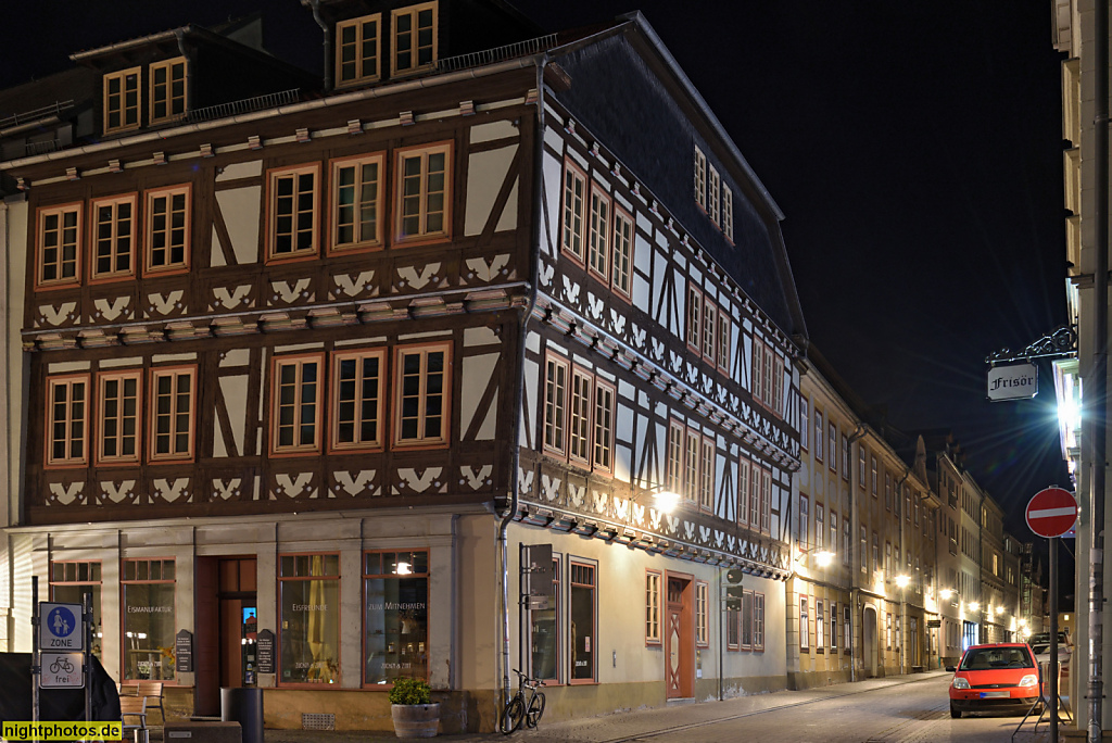 Eisenach. Wohn- und Geschäftshaus mit Fachwerk und auskragenden Obergeschossen. Eismanufaktur. Goldschmiedenstrasse 1 Ecke Markt