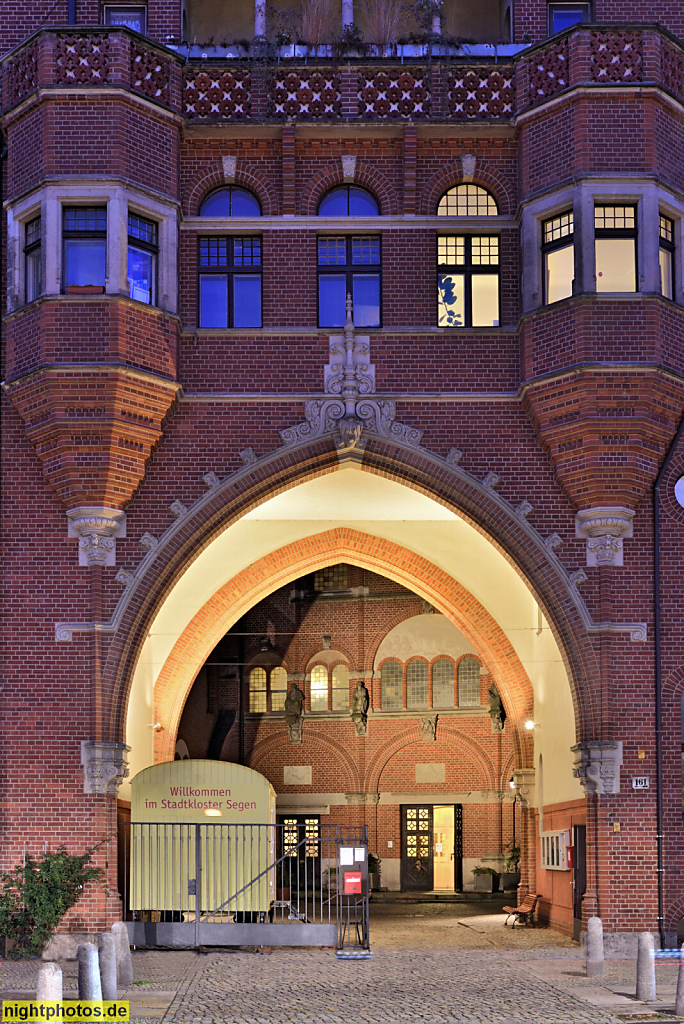 Berlin Prenzlauer Berg. Stadtkloster Segen. Erbaut 1905-1908 als Evangelische Segenskirche von Georg Dinklage, Ernst Paulus und Olaf Lilloe. Schönhauser Allee 161