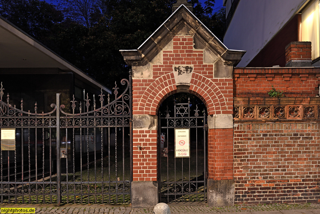Berlin Prenzlauer Berg. Jüdischer Friedhof. Genutzt von 1827-1880. Tor. Schönhauser Allee 23-25