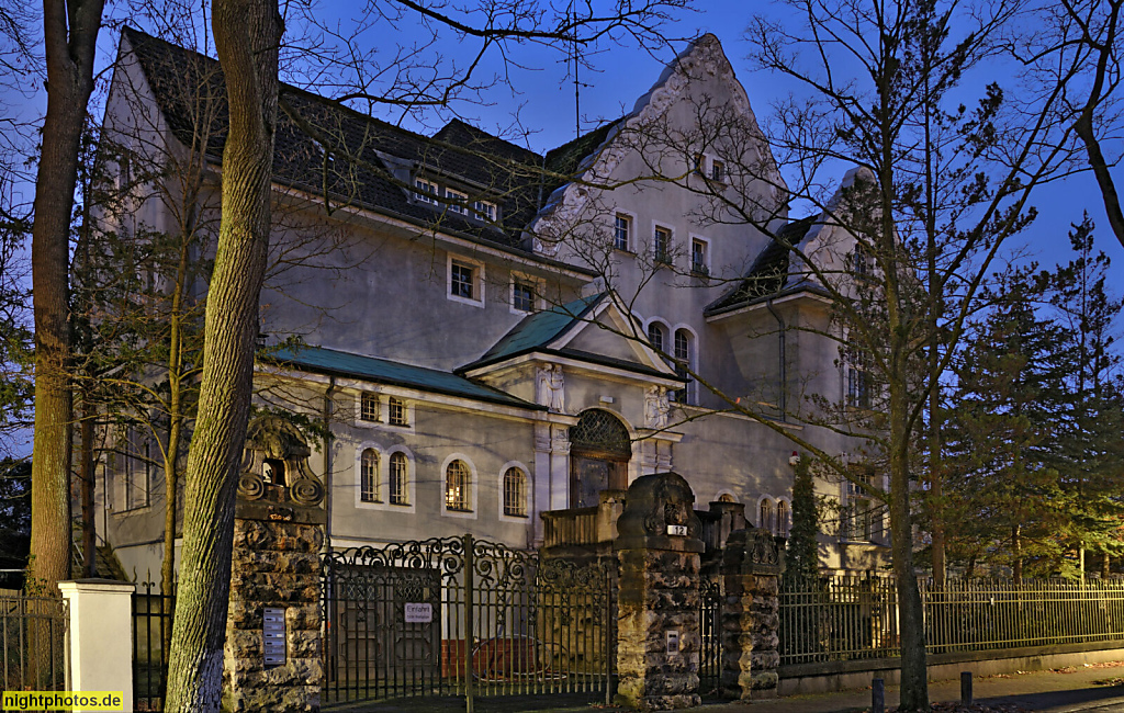 Berlin Grunewald. Villa Lampson erbaut 1898 von Zaar und Vahl für Kaufmann Walter Lampson. Umbau 1903 von W. Bröker. Baraschstrasse 12
