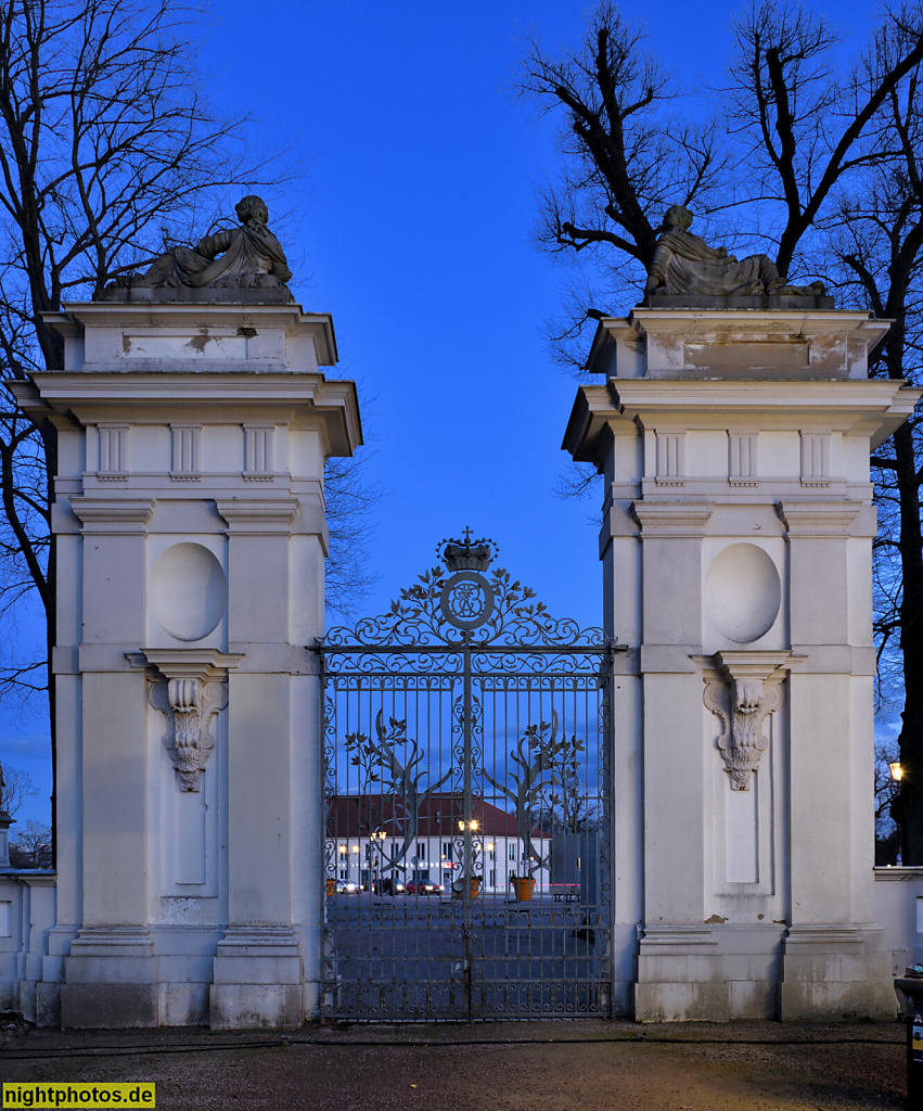 Oranienburg Schloss. Erbaut 1651-1655 von Johann Gregor Memhardt für Luise Henriette von Oranien. Portal zum Schlossgarten erbaut 1690 von Johann Arnold Nering für Kurfürst Friedrich III