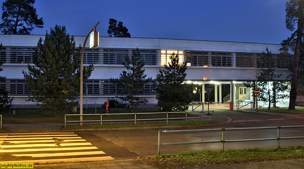 Berlin Dahlem. Quentin-Blake-Europa-Schule als Staatliche Europa-Schule Berlin. Erbaut 1953 als Thomas A. Roberts School für die US-Streitkräfte der Berlin Brigade am Hüttenweg