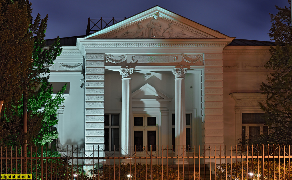 Berlin Niederschönhausen. Kasbaum-Villa. Erbaut 1900-1901 im klassizistischen Stil für Fotograf Richard Kasbaum. Majakowskiring 2