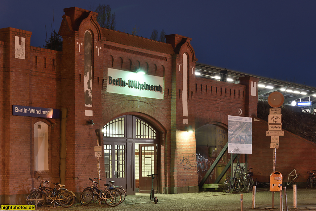 Berlin Reinickendorf. S-Bahnhof Wilhelmsruh. Eisenbahnbrücke über die Kopenhagener Strasse und Dammbahnhof erbaut 1908-1910 von Ernst Schwartz