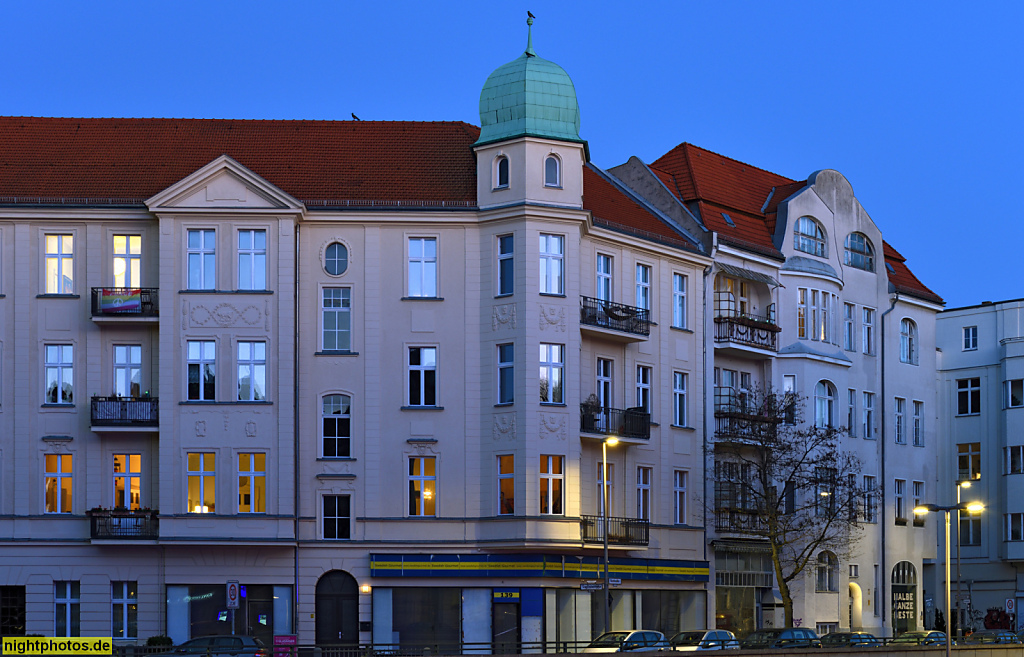 Berlin Friedenau. Mietshaus mit Eckturm und übergiebelten Risaliten. Erbaut 1906 von Fritz Schönknecht. Bundesallee 139 Sieglindestrasse 5