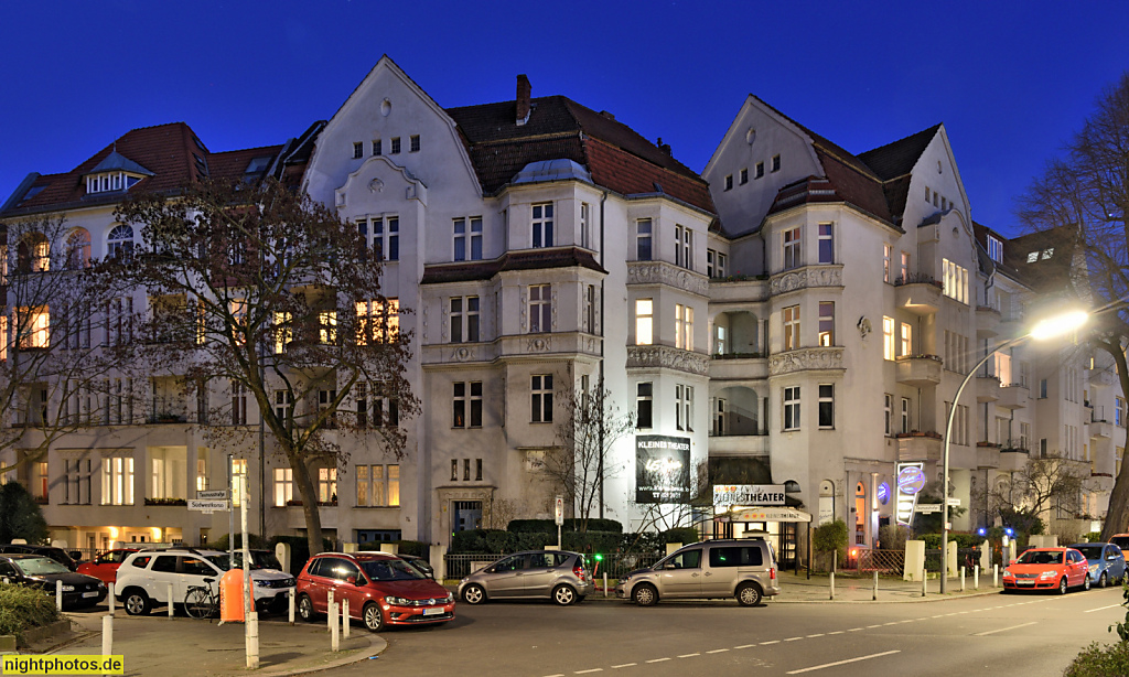 Berlin Friedenau. Mietshaus erbaut 1910-1911 von Architekt und Bauherr Franz Helding. 1956-1973 Kino Korso-Lichtspiele. Seit 1973 'Kleines Theater'. Südwestkorso 64