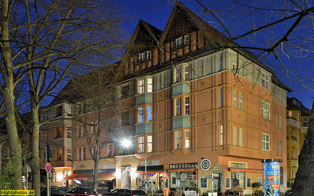 Berlin Wilmersdorf. Mietshaus erbaut 1912 von Paul Jatzow. Rüdesheimer Platz 1 Ecke Ahrweilerstrasse