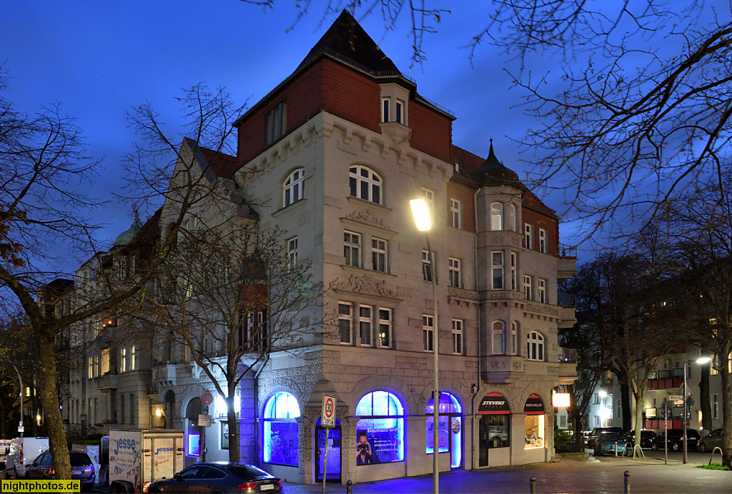 Berlin Steglitz. Mietshaus erbaut 1908-1909 von Hugo Peterson. Alsenstrasse 8 Feuerbachstrasse 30