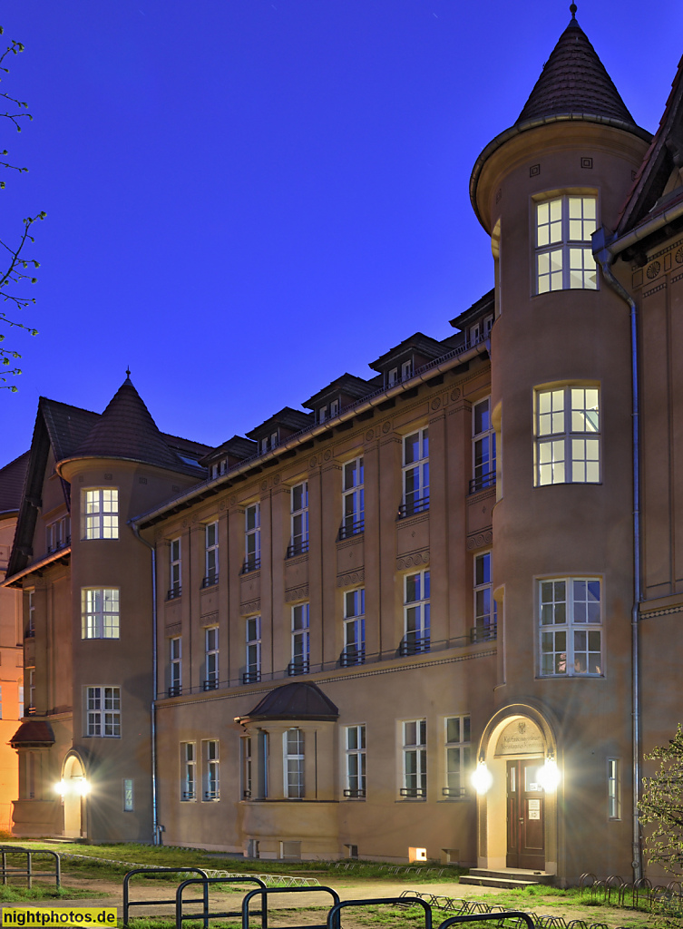 Berlin Steglitz. Rothenburg-Grundschule. Erbaut 1910-1911 von Hans Heinrich Müller als Finanzamt. Rothenburgstrasse 16-17