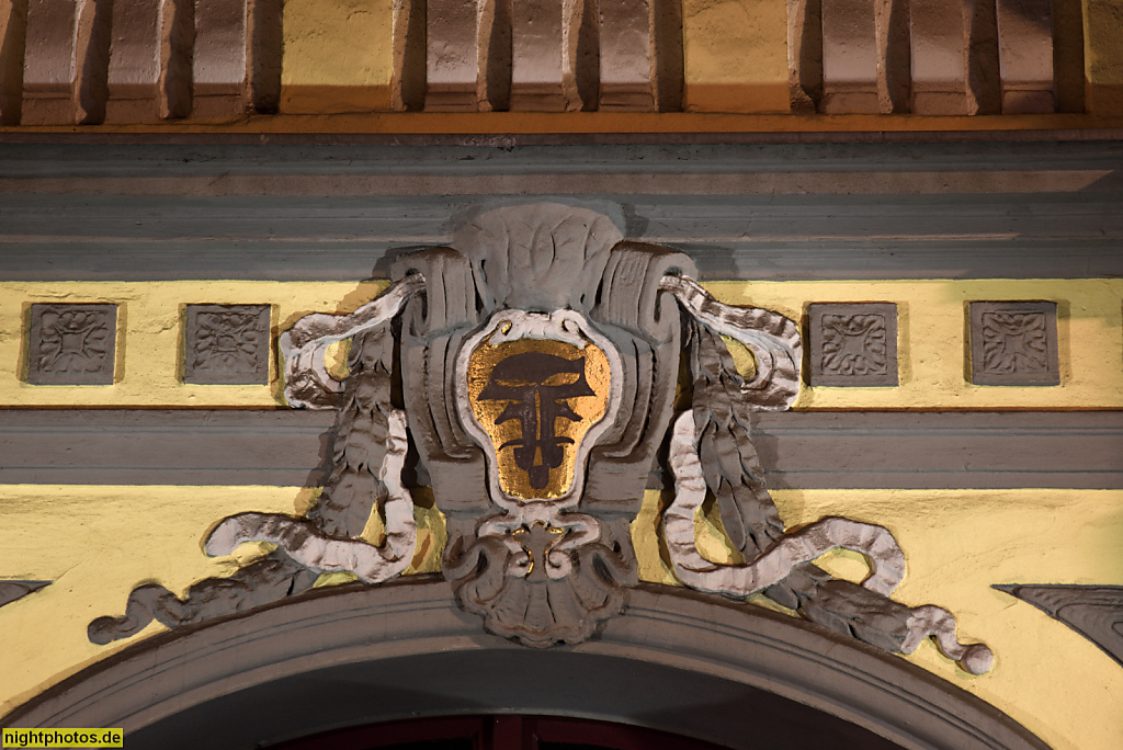 Berlin Steglitz. Farbenhaus Luzy Fisch. Wohn- und Geschäftshaus. Portal. Birkbuschstrasse 47