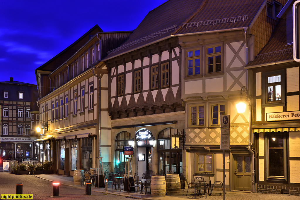 Wernigerode. Marktstrasse mit Ladenlokalen in Fachwerk