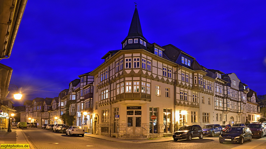 Wernigerode. Marktstrasse Ecke Kanzleistrasse. Gebäude mit Fachwerk-Obergeschossen