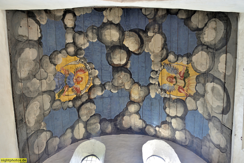 Wernigerode. St.Theobaldi-Kapelle erb 1400 von Graf Heinrich von Wernigerode. Tonnengewölbe. Deckenmalerei. Barocke Bemalung 1636 von Michael Sperling