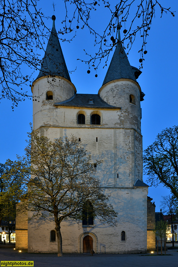 Goslar. Katholische St. Jakobi Kirche erbaut im 11. Jahrhundert als frühromanische Pfeilerbasilika. Umbau zur Hallenkirche 1506-1512. Westbau mit Doppelturmfront